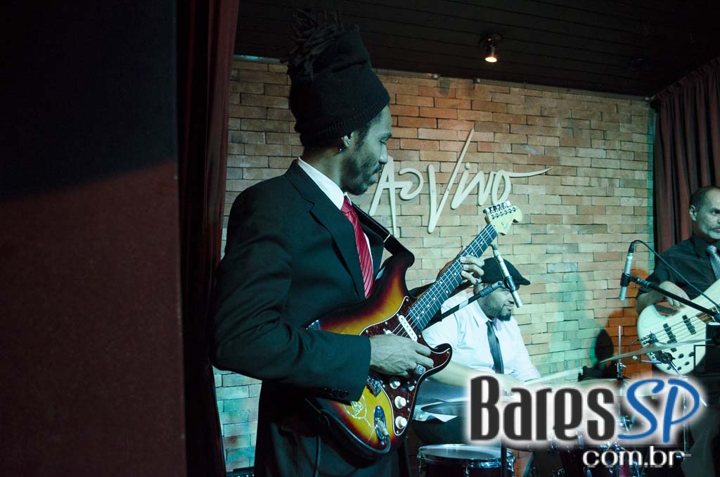 Dom Paulinho Lima se apresentou sábado no palco do Ao Vivo Music Dom Paulinho Lima se apresentou sábado no palco do Ao Vivo Music