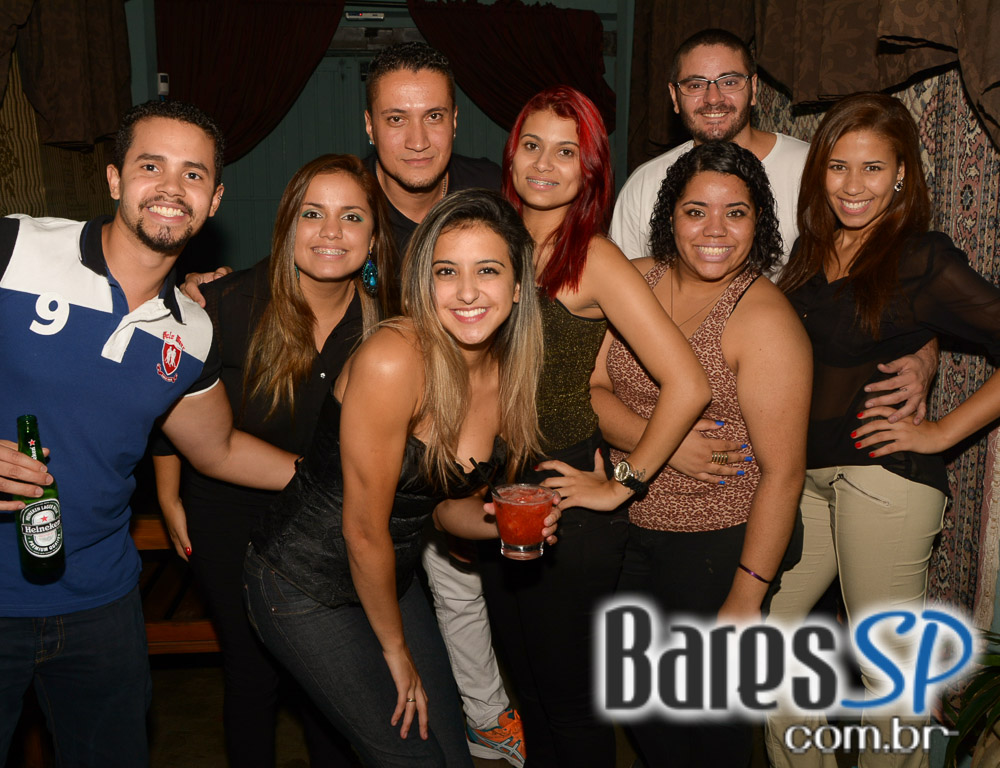 Club Sessions com DJ convidados nas pick-ups animando a noite do Sr. Balthazar Club Sessions com DJ convidados nas pick-ups animando a noite do Sr. Balthazar