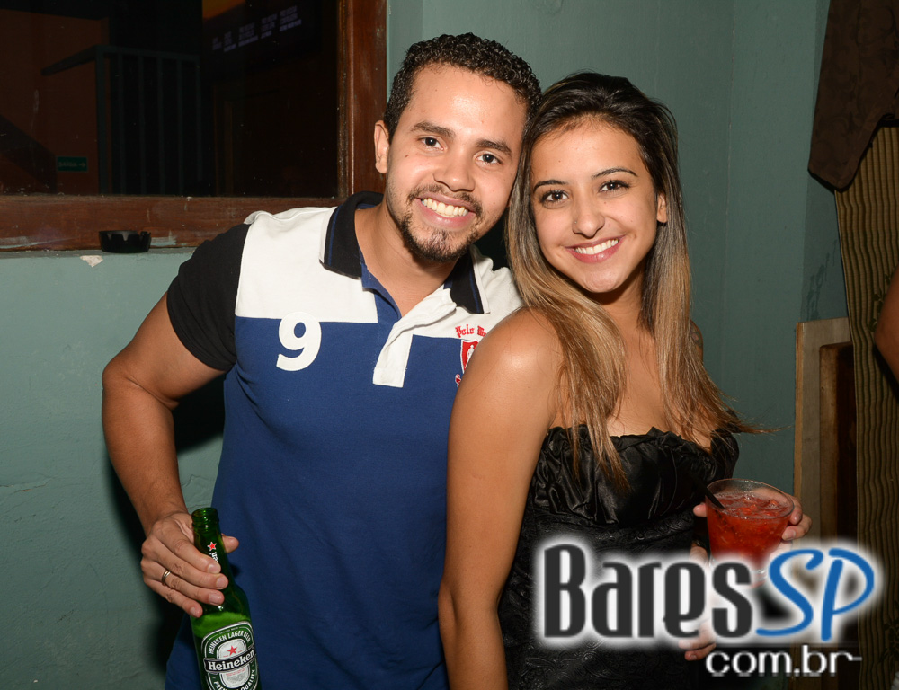 Club Sessions com DJ convidados nas pick-ups animando a noite do Sr. Balthazar Club Sessions com DJ convidados nas pick-ups animando a noite do Sr. Balthazar