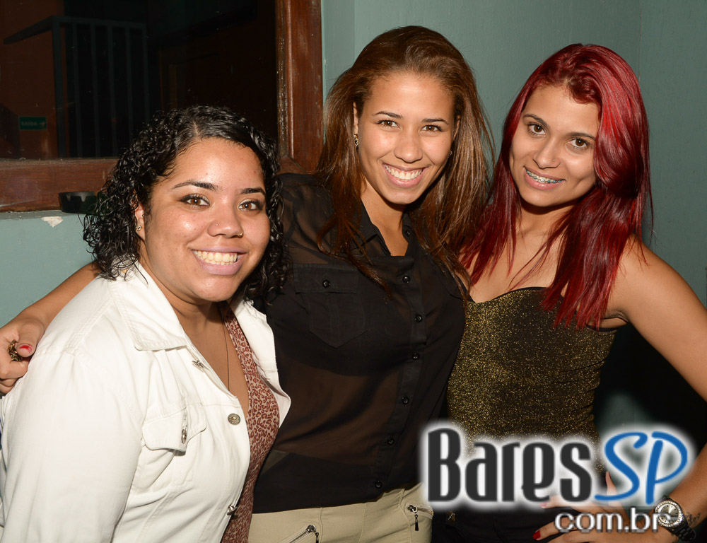 Club Sessions com DJ convidados nas pick-ups animando a noite do Sr. Balthazar Club Sessions com DJ convidados nas pick-ups animando a noite do Sr. Balthazar