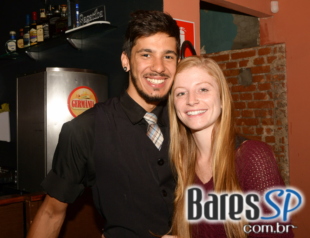 Club Sessions com DJ convidados nas pick-ups animando a noite do Sr. Balthazar Club Sessions com DJ convidados nas pick-ups animando a noite do Sr. Balthazar