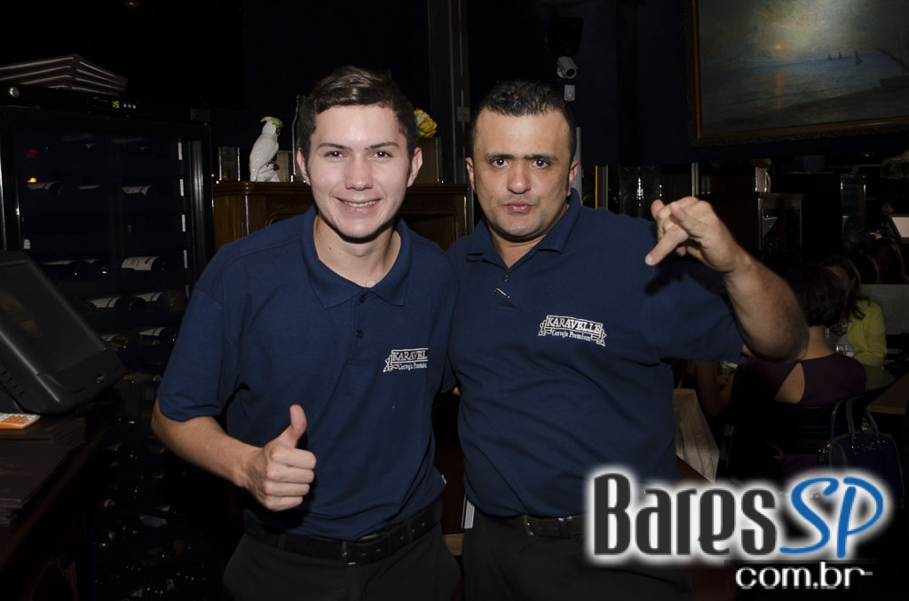 Happy Hour ofereceu pestiscos e chopes nesta sexta no Bar Karavelle Happy Hour ofereceu pestiscos e chopes nesta sexta no Bar Karavelle