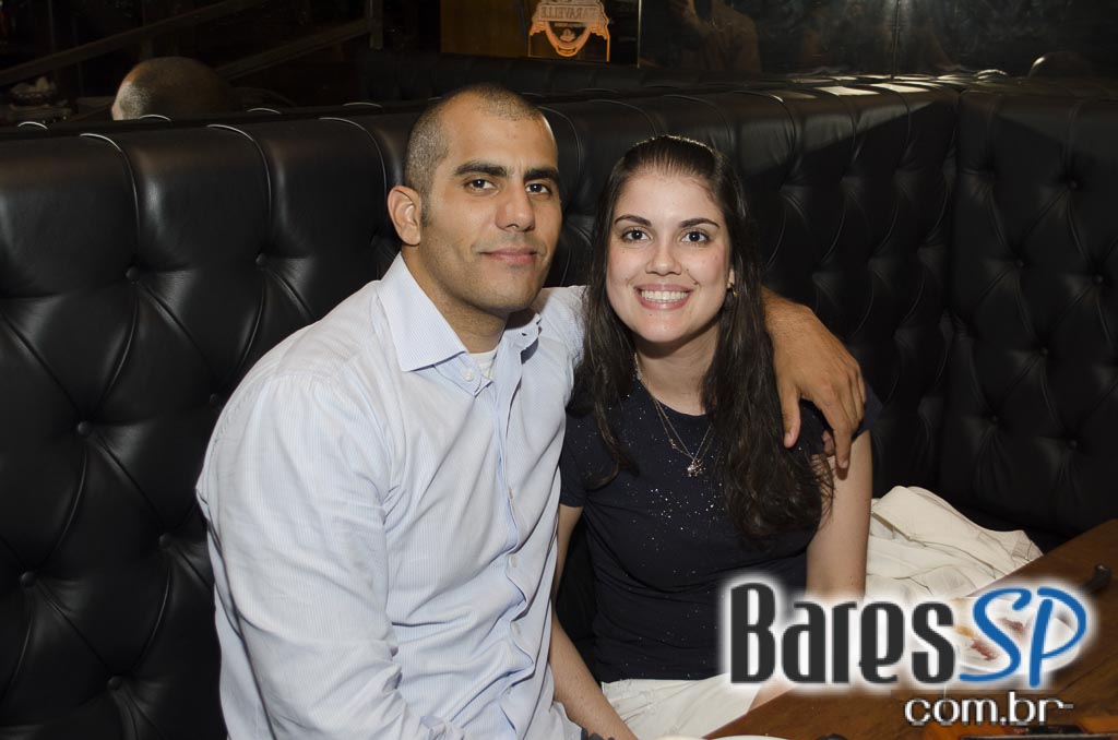 Happy Hour ofereceu pestiscos e chopes nesta sexta no Bar Karavelle Happy Hour ofereceu pestiscos e chopes nesta sexta no Bar Karavelle