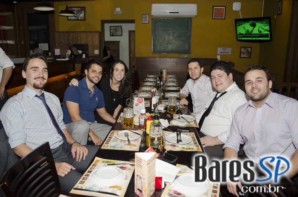 Double Chope Loira e diversos petiscos no Happy Hour da Cervejaria Devassa Bela Cintra Double Chope Loira e diversos petiscos no Happy Hour da Cervejaria Devassa Bela Cintra