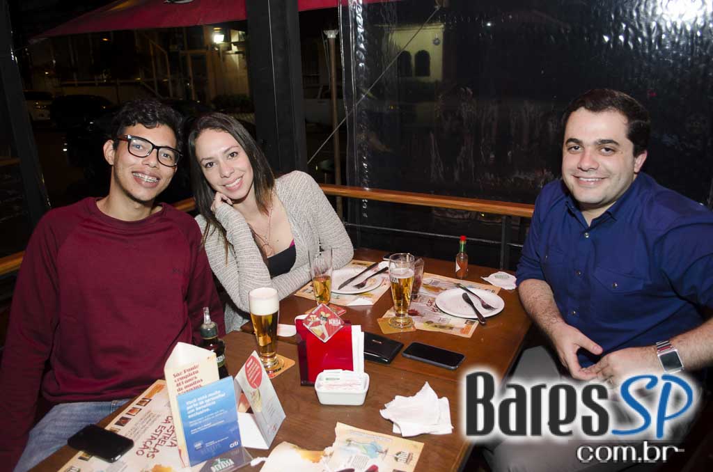 Double Chope Loira e diversos petiscos no Happy Hour da Cervejaria Devassa Bela Cintra Double Chope Loira e diversos petiscos no Happy Hour da Cervejaria Devassa Bela Cintra