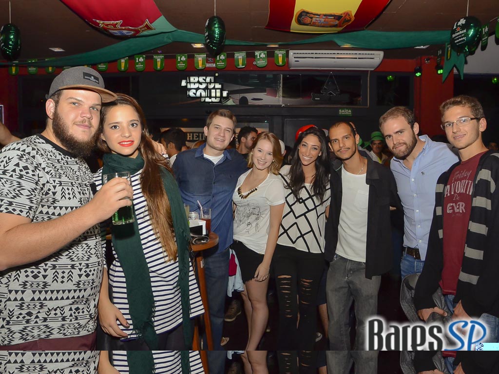 Band Frakstein animou a galera do Hangover Pub com os sucessos do Rock Band Frakstein animou a galera do Hangover Pub com os sucessos do Rock