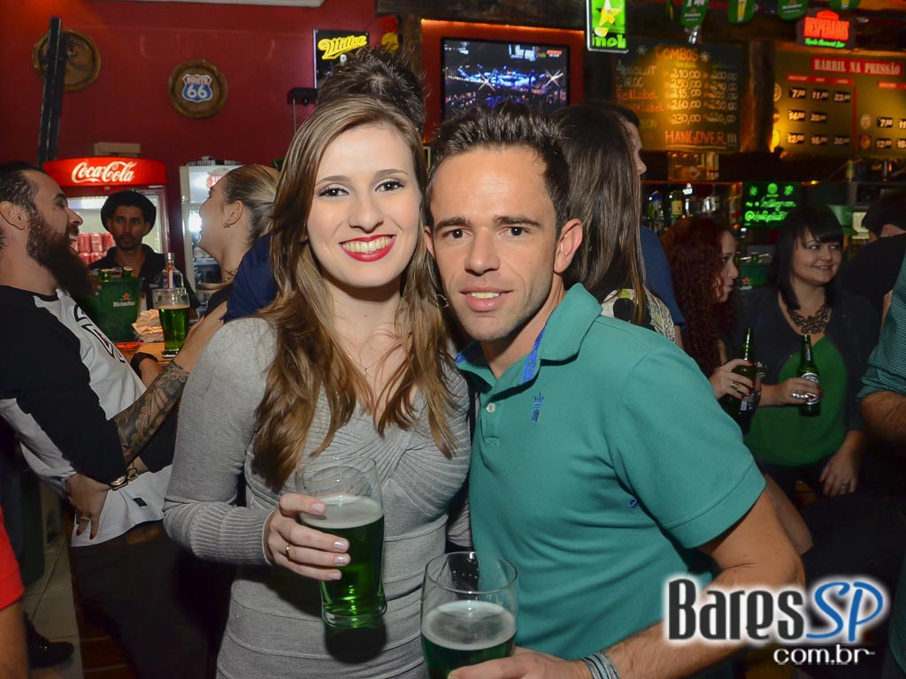 Band Frakstein animou a galera do Hangover Pub com os sucessos do Rock Band Frakstein animou a galera do Hangover Pub com os sucessos do Rock