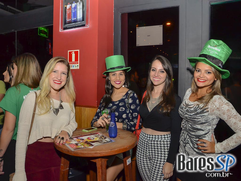 Band Frakstein animou a galera do Hangover Pub com os sucessos do Rock Band Frakstein animou a galera do Hangover Pub com os sucessos do Rock