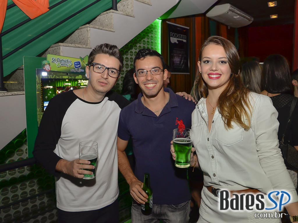 Band Frakstein animou a galera do Hangover Pub com os sucessos do Rock Band Frakstein animou a galera do Hangover Pub com os sucessos do Rock