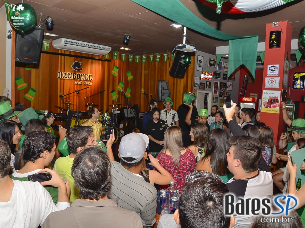 Band Frakstein animou a galera do Hangover Pub com os sucessos do Rock Band Frakstein animou a galera do Hangover Pub com os sucessos do Rock