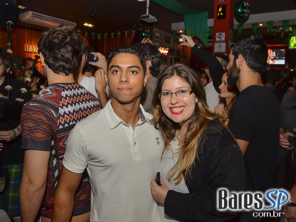 Band Frakstein animou a galera do Hangover Pub com os sucessos do Rock Band Frakstein animou a galera do Hangover Pub com os sucessos do Rock