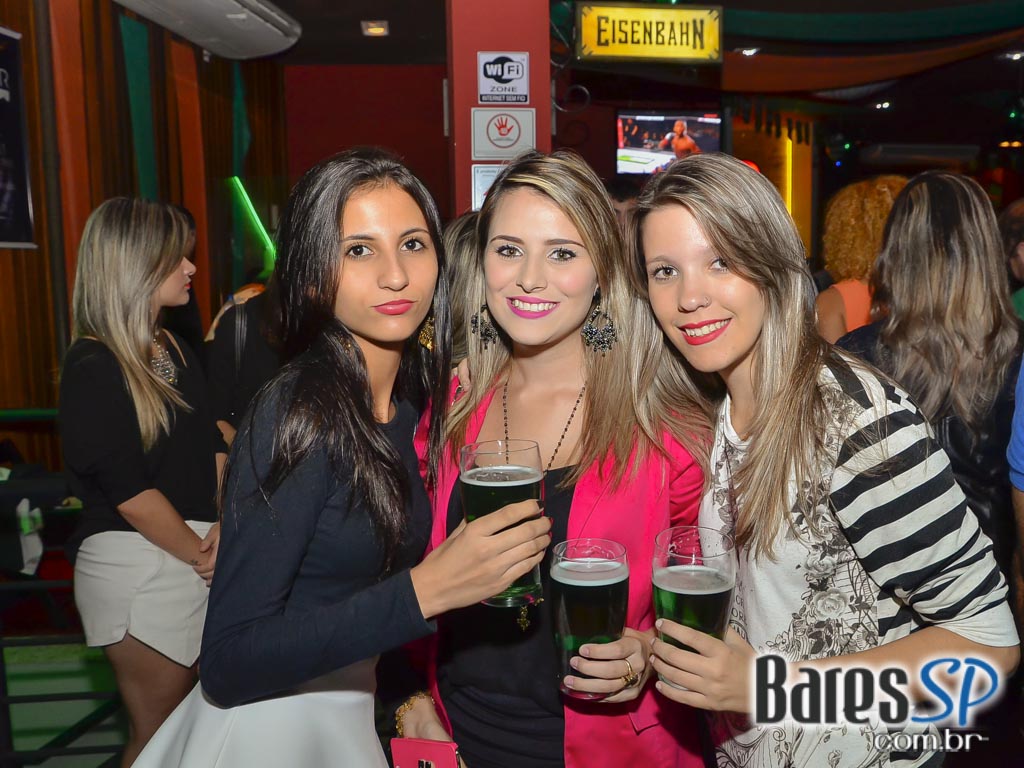 Band Frakstein animou a galera do Hangover Pub com os sucessos do Rock Band Frakstein animou a galera do Hangover Pub com os sucessos do Rock