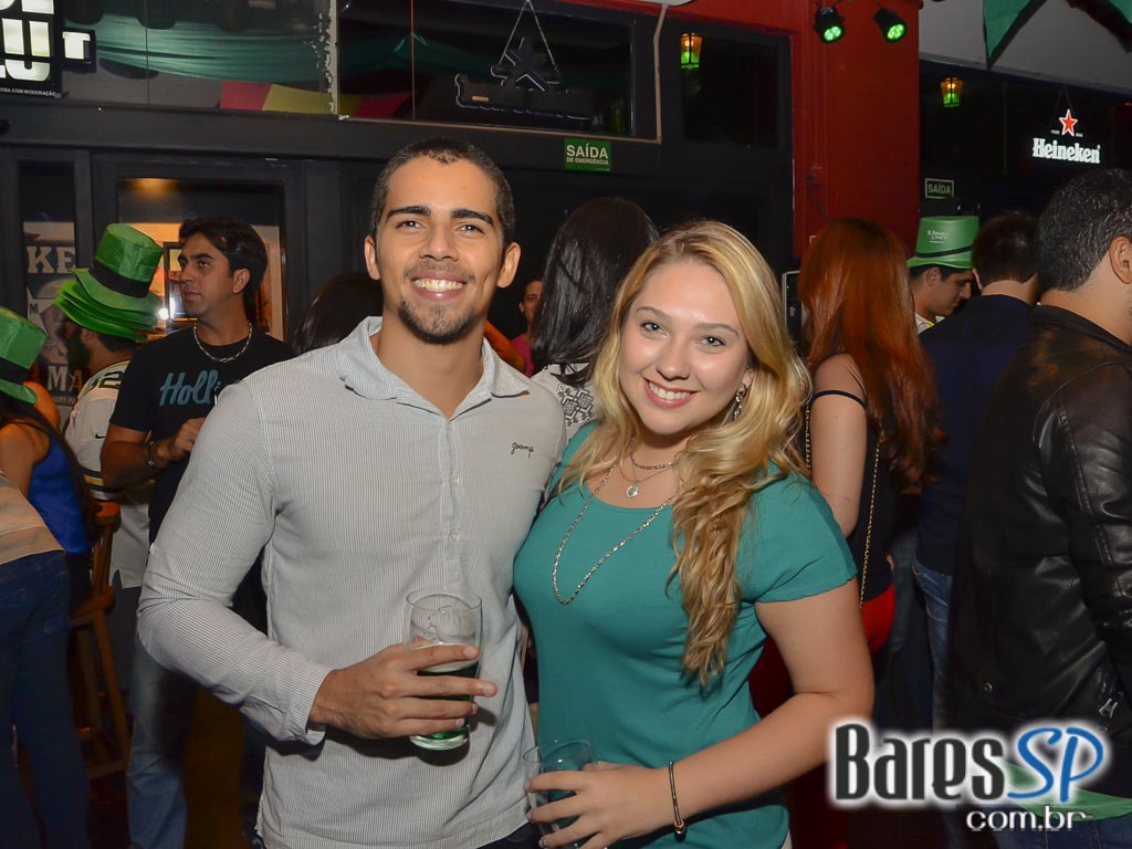 Band Frakstein animou a galera do Hangover Pub com os sucessos do Rock Band Frakstein animou a galera do Hangover Pub com os sucessos do Rock