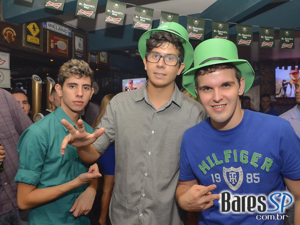 Dani Castro e Luana Camarah tocaram muito Rock'n Roll No Dunluce Pub Dani Castro e Luana Camarah tocaram muito Rock'n Roll No Dunluce Pub