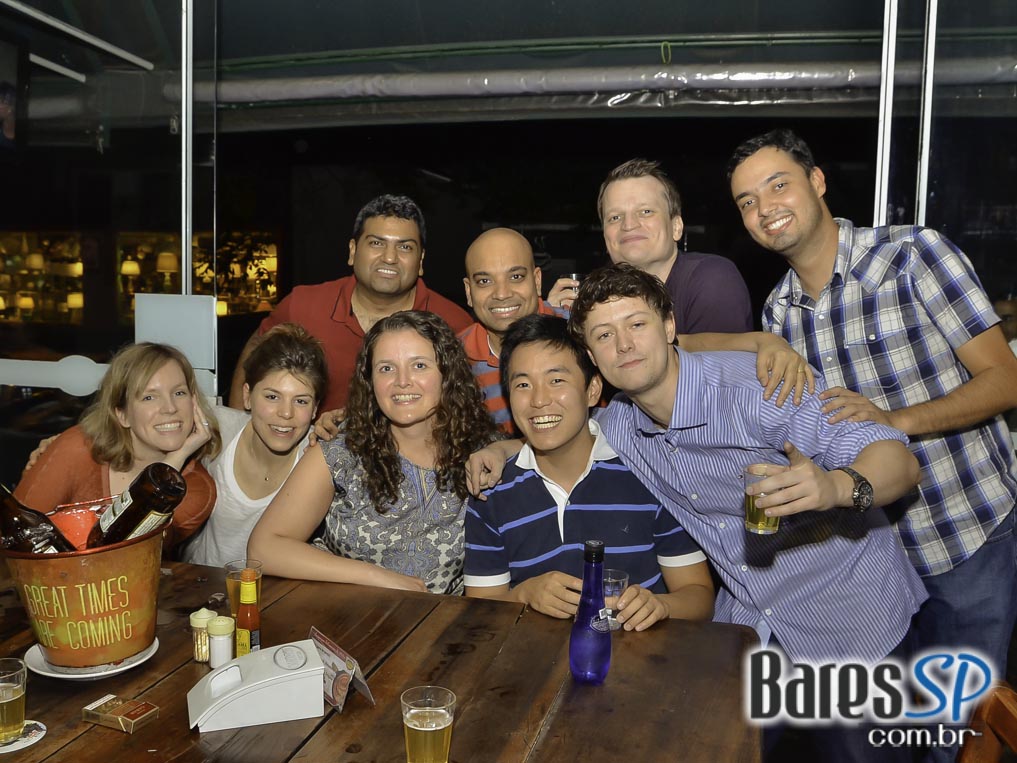 Happy Hour com petiscos, cerveja gelada e MPB e Bossa Nova no Bar do Arnesto Happy Hour com petiscos, cerveja gelada e MPB e Bossa Nova no Bar do Arnesto