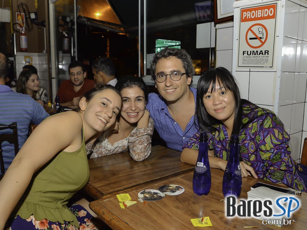 Happy Hour com petiscos, cerveja gelada e MPB e Bossa Nova no Bar do Arnesto Happy Hour com petiscos, cerveja gelada e MPB e Bossa Nova no Bar do Arnesto