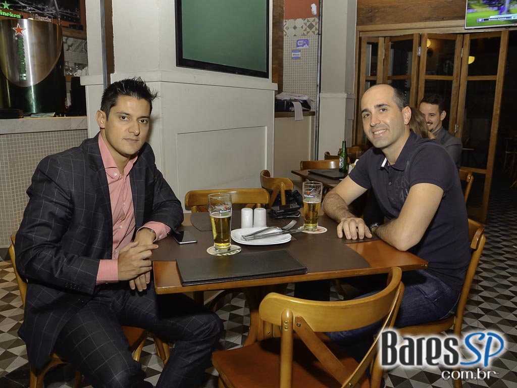 Bar Bela Santos oferece happy hour com variedades de petiscos e bebidas