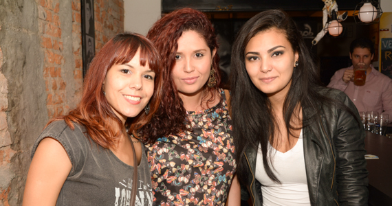 Voz e violão foram destaque na sexta-feira no Presley Pub