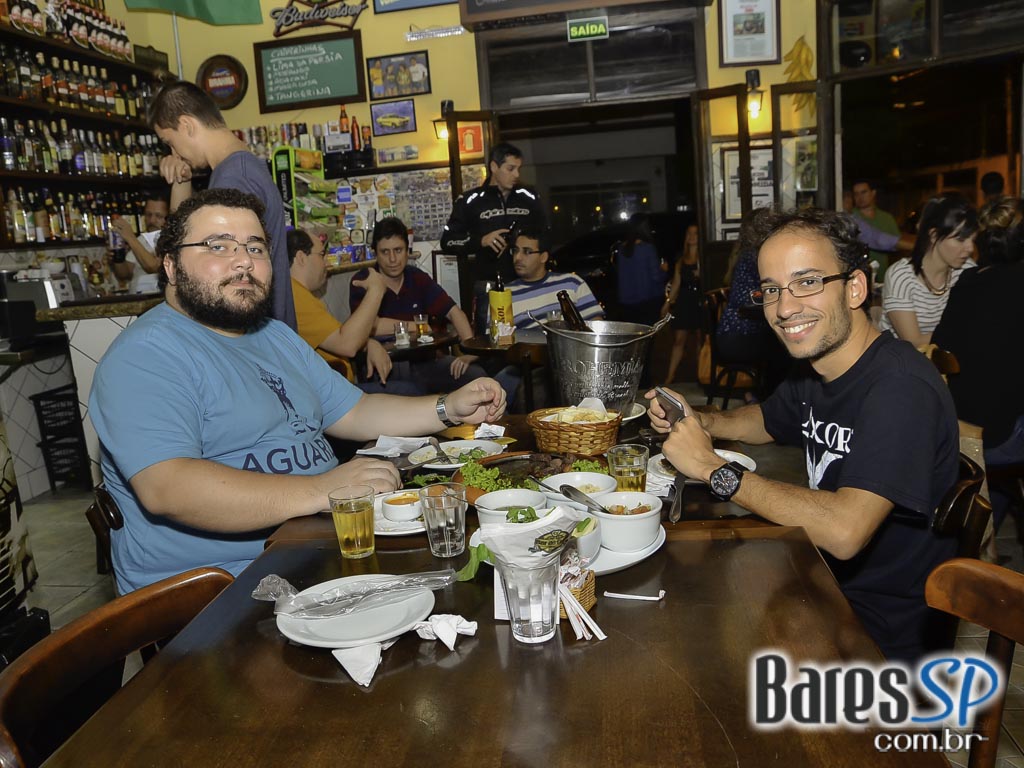 Happy Hour com espetinhos e cervejas foram destaques do Happy Hour do Bar do Celso Happy Hour com espetinhos e cervejas foram destaques do Happy Hour do Bar do Celso