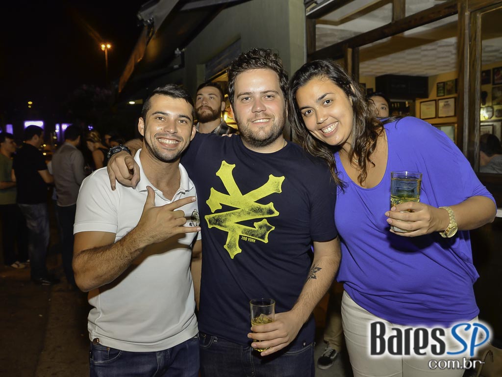 Happy Hour com espetinhos e cervejas foram destaques do Happy Hour do Bar do Celso Happy Hour com espetinhos e cervejas foram destaques do Happy Hour do Bar do Celso
