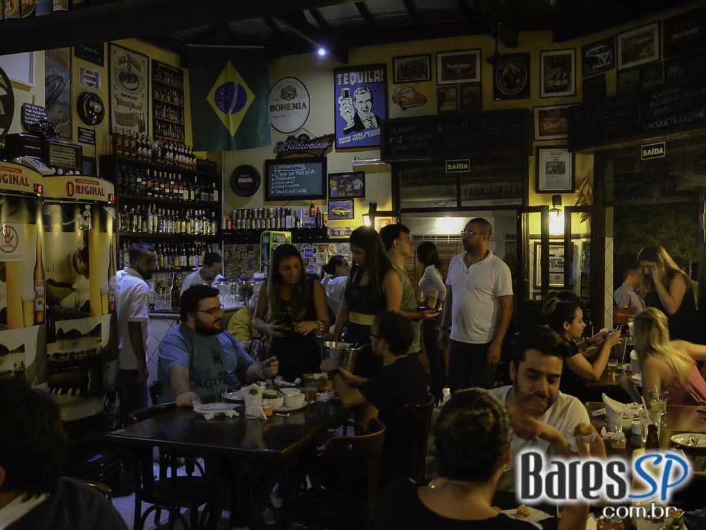 Happy Hour com espetinhos e cervejas foram destaques do Happy Hour do Bar do Celso Happy Hour com espetinhos e cervejas foram destaques do Happy Hour do Bar do Celso