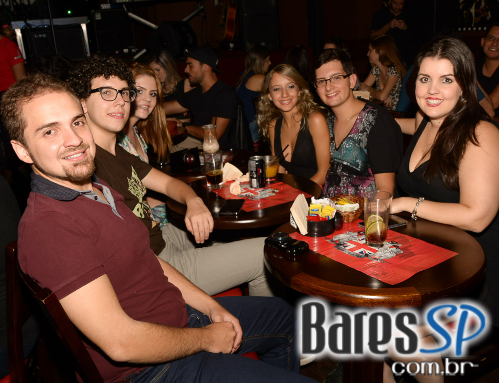 Banda HardStuff comandou a noite de sexta com muito rock no palco do Gillan's Inn Banda HardStuff comandou a noite de sexta com muito rock no palco do Gillan's Inn