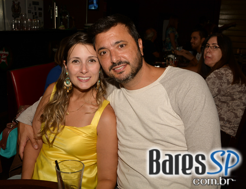 Banda HardStuff comandou a noite de sexta com muito rock no palco do Gillan's Inn Banda HardStuff comandou a noite de sexta com muito rock no palco do Gillan's Inn