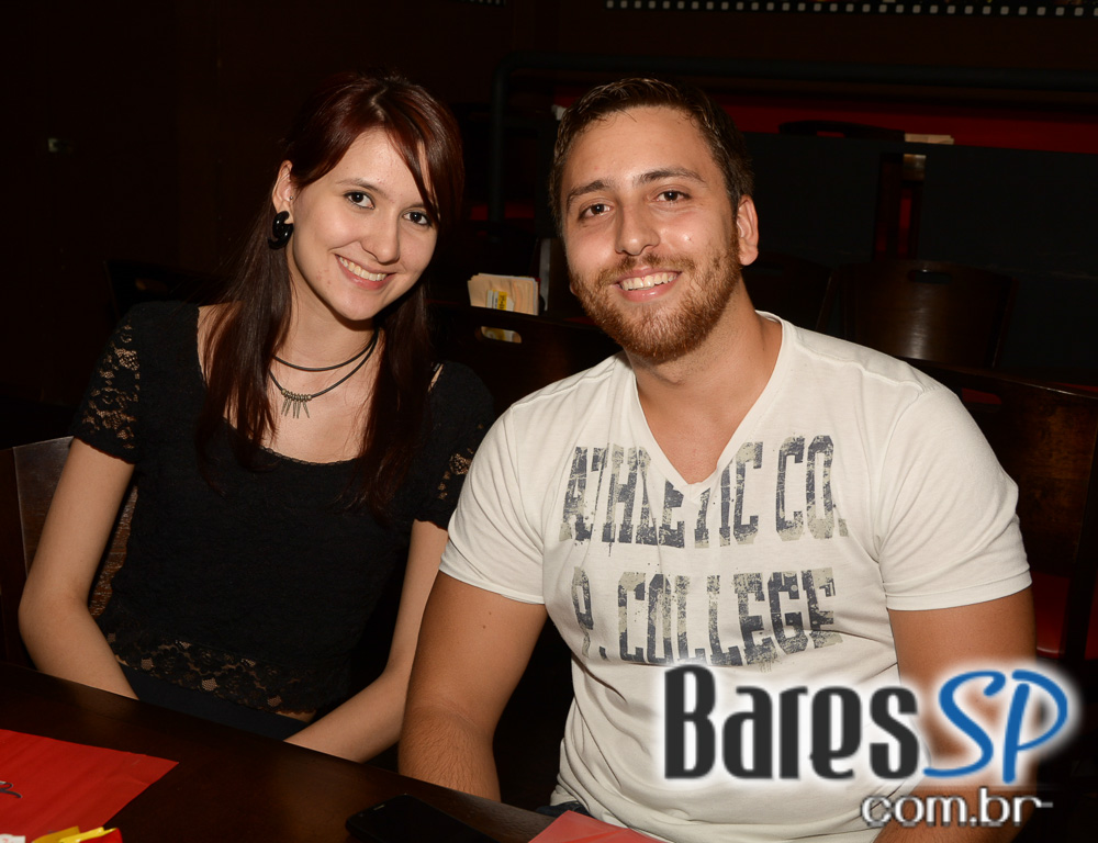 Banda HardStuff comandou a noite de sexta com muito rock no palco do Gillan's Inn Banda HardStuff comandou a noite de sexta com muito rock no palco do Gillan's Inn