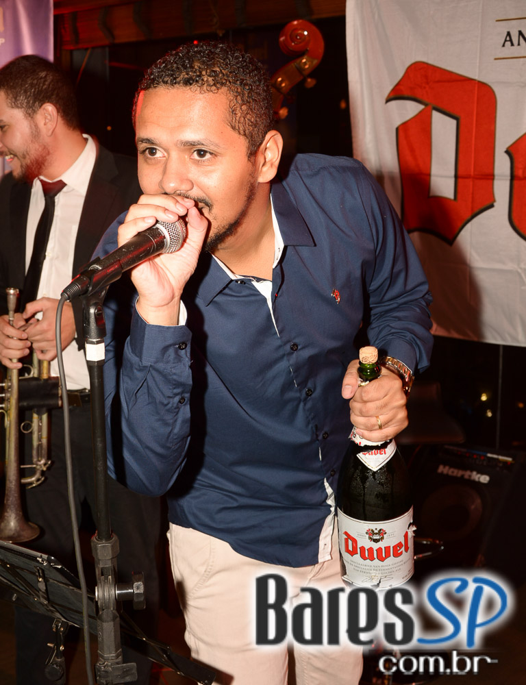 Terraço Itália recebeu lançamento oficial da edição limitada da Duvel Tripel Hop Terraço Itália recebeu lançamento oficial da edição limitada da Duvel Tripel Hop