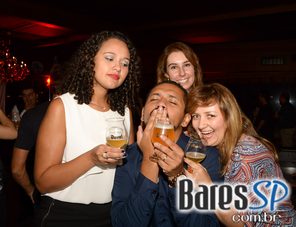 Terraço Itália recebeu lançamento oficial da edição limitada da Duvel Tripel Hop Terraço Itália recebeu lançamento oficial da edição limitada da Duvel Tripel Hop