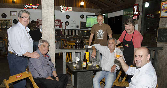 Boteco Do Murruga ofereceu petiscos e bebidas diversos durante o happy hour