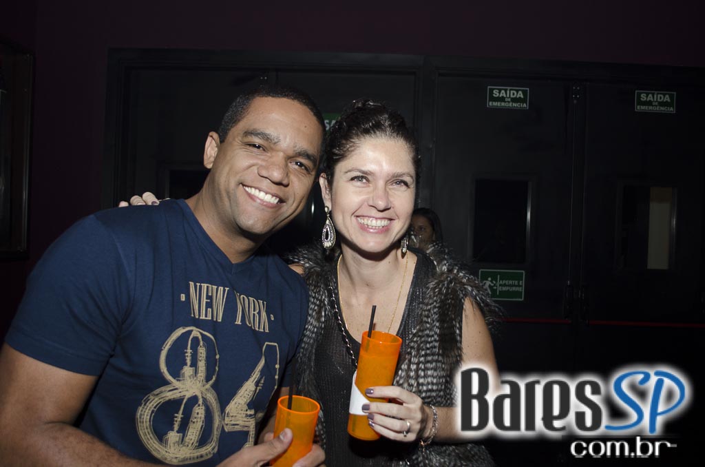 Show da Banda Jota Quest e convidados animaram a noite de quinta na Brook s Show da Banda Jota Quest e convidados animaram a noite de quinta na Brook s