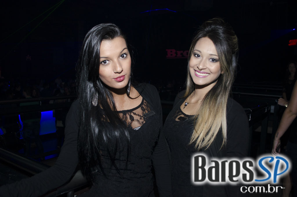 Show da Banda Jota Quest e convidados animaram a noite de quinta na Brook s Show da Banda Jota Quest e convidados animaram a noite de quinta na Brook s