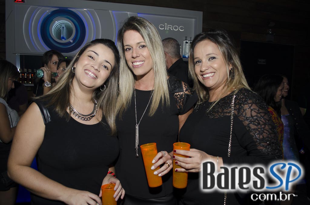 Show da Banda Jota Quest e convidados animaram a noite de quinta na Brook s Show da Banda Jota Quest e convidados animaram a noite de quinta na Brook s