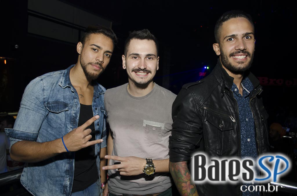 Show da Banda Jota Quest e convidados animaram a noite de quinta na Brook s Show da Banda Jota Quest e convidados animaram a noite de quinta na Brook s