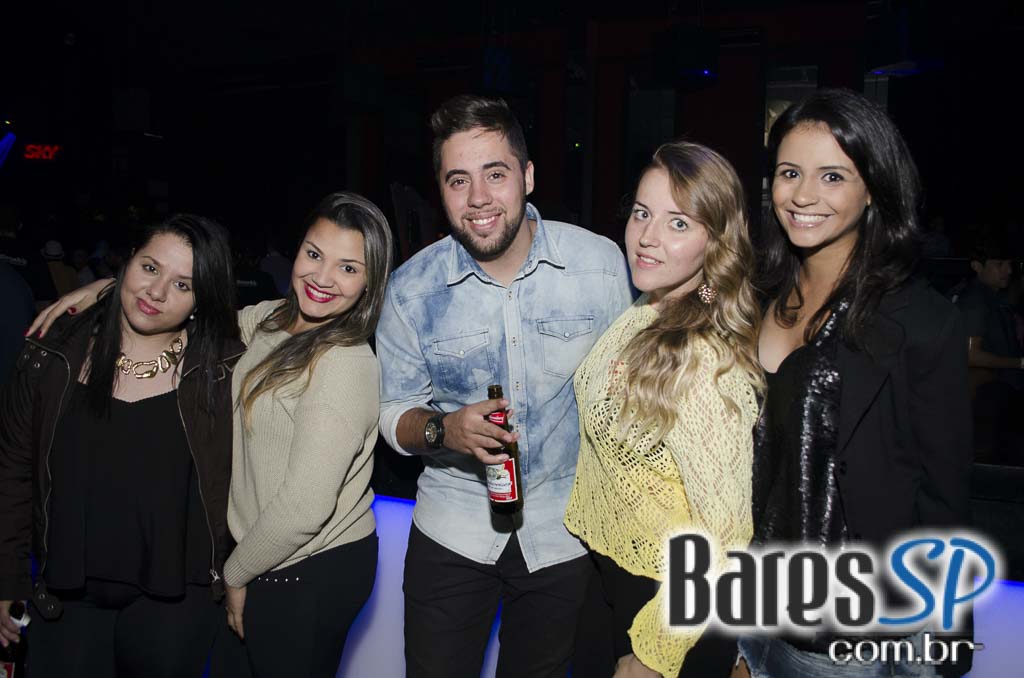 Show da Banda Jota Quest e convidados animaram a noite de quinta na Brook s Show da Banda Jota Quest e convidados animaram a noite de quinta na Brook s