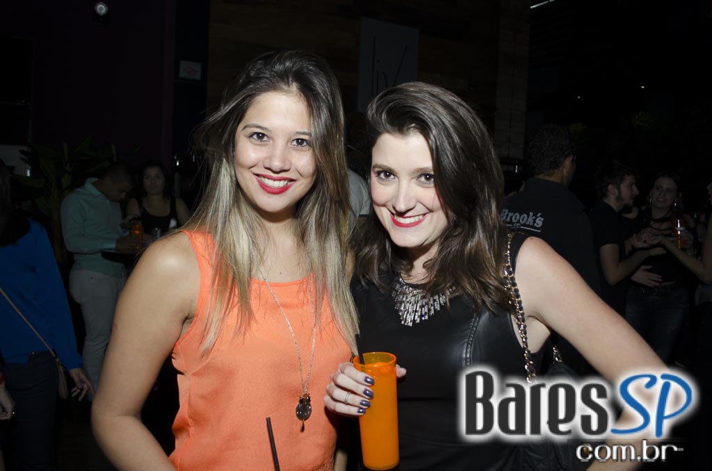 Show da Banda Jota Quest e convidados animaram a noite de quinta na Brook s Show da Banda Jota Quest e convidados animaram a noite de quinta na Brook s