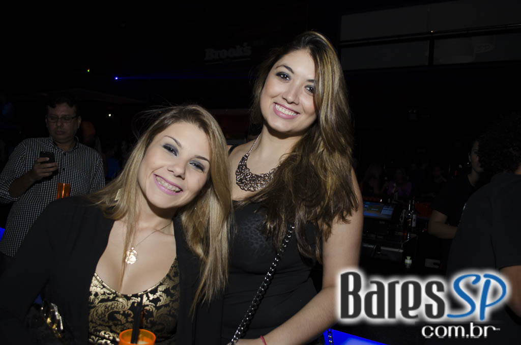 Show da Banda Jota Quest e convidados animaram a noite de quinta na Brook s Show da Banda Jota Quest e convidados animaram a noite de quinta na Brook s