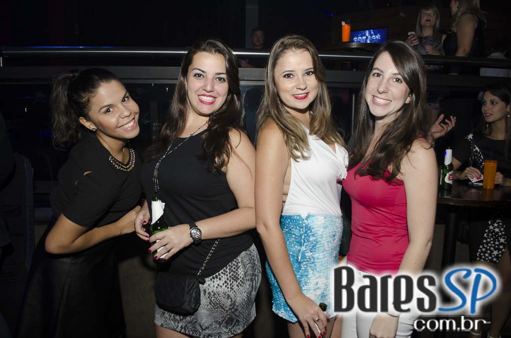 Show da Banda Jota Quest e convidados animaram a noite de quinta na Brook s Show da Banda Jota Quest e convidados animaram a noite de quinta na Brook s