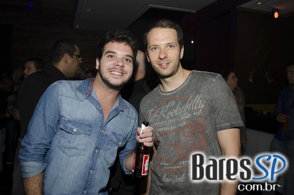 Show da Banda Jota Quest e convidados animaram a noite de quinta na Brook s Show da Banda Jota Quest e convidados animaram a noite de quinta na Brook s