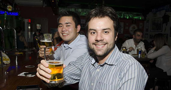 Partisans Eletric Trio animou a noite com muita música no Partisans Pub