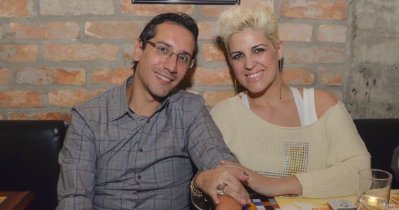 Tiago Abravanel no sons da Nova Brasil se apresentou no Tom Jazz