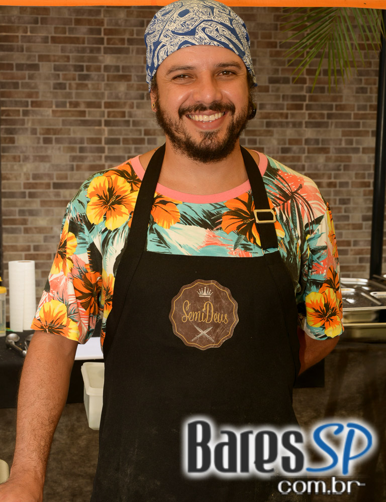 Pátio Gastronômico na zona norte com barracas e food trucks Pátio Gastronômico na zona norte com barracas e food trucks