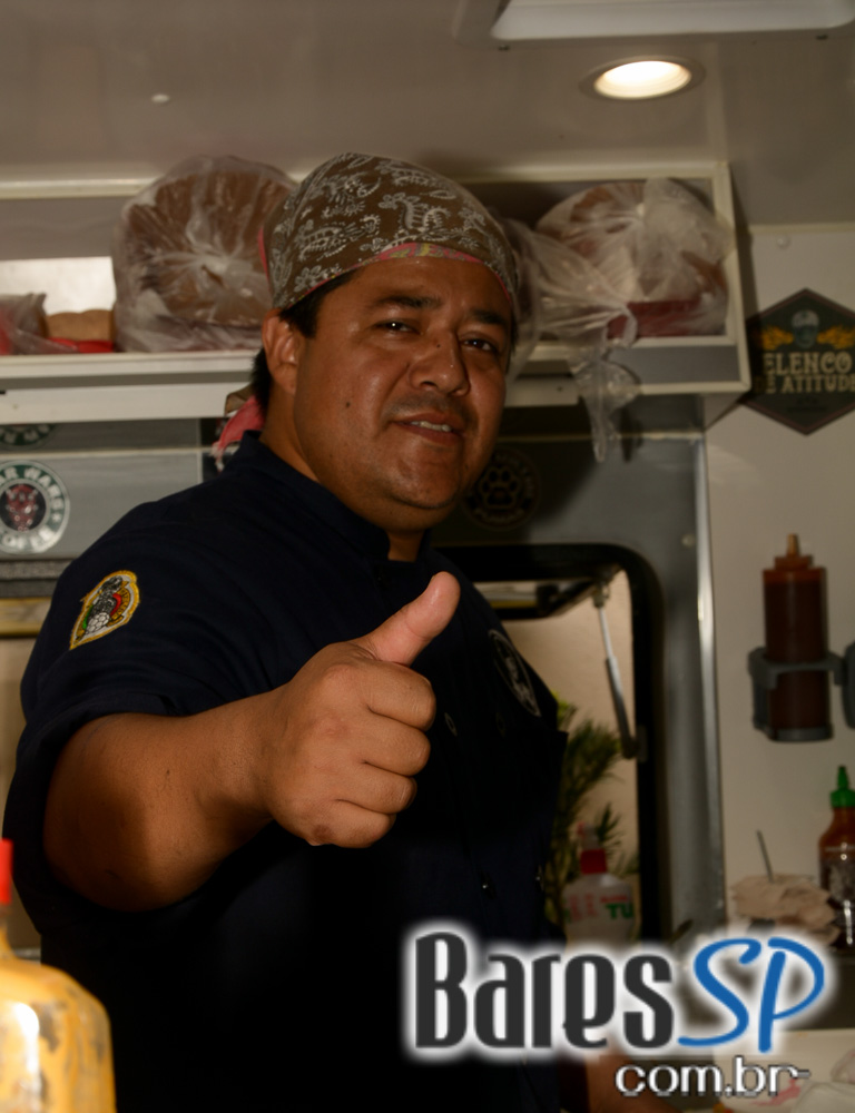 Pátio Gastronômico na zona norte com barracas e food trucks Pátio Gastronômico na zona norte com barracas e food trucks