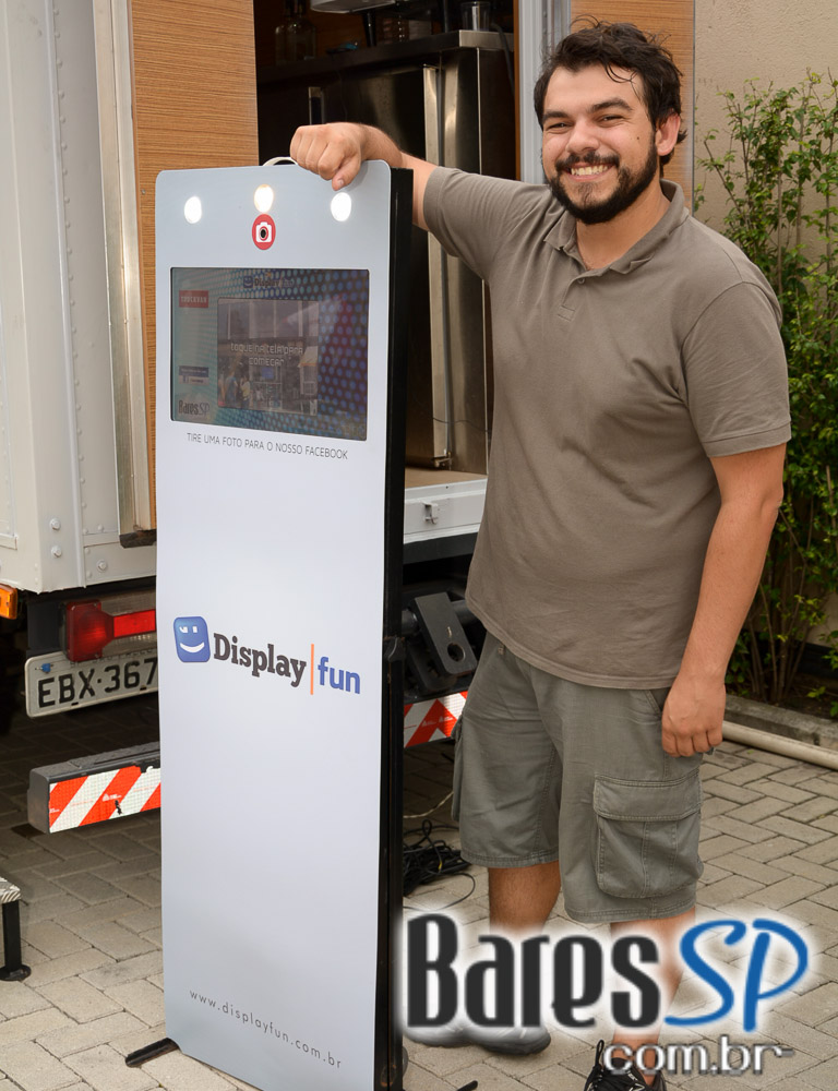 Pátio Gastronômico na zona norte com barracas e food trucks Pátio Gastronômico na zona norte com barracas e food trucks