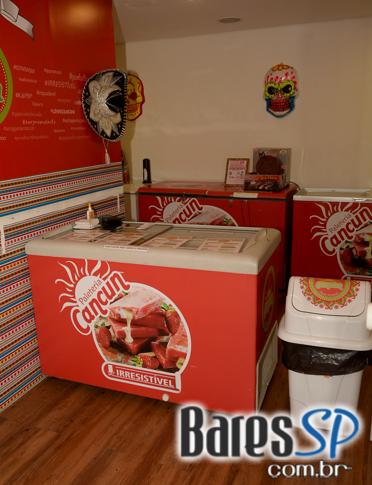 Pátio Gastronômico na zona norte com barracas e food trucks Pátio Gastronômico na zona norte com barracas e food trucks