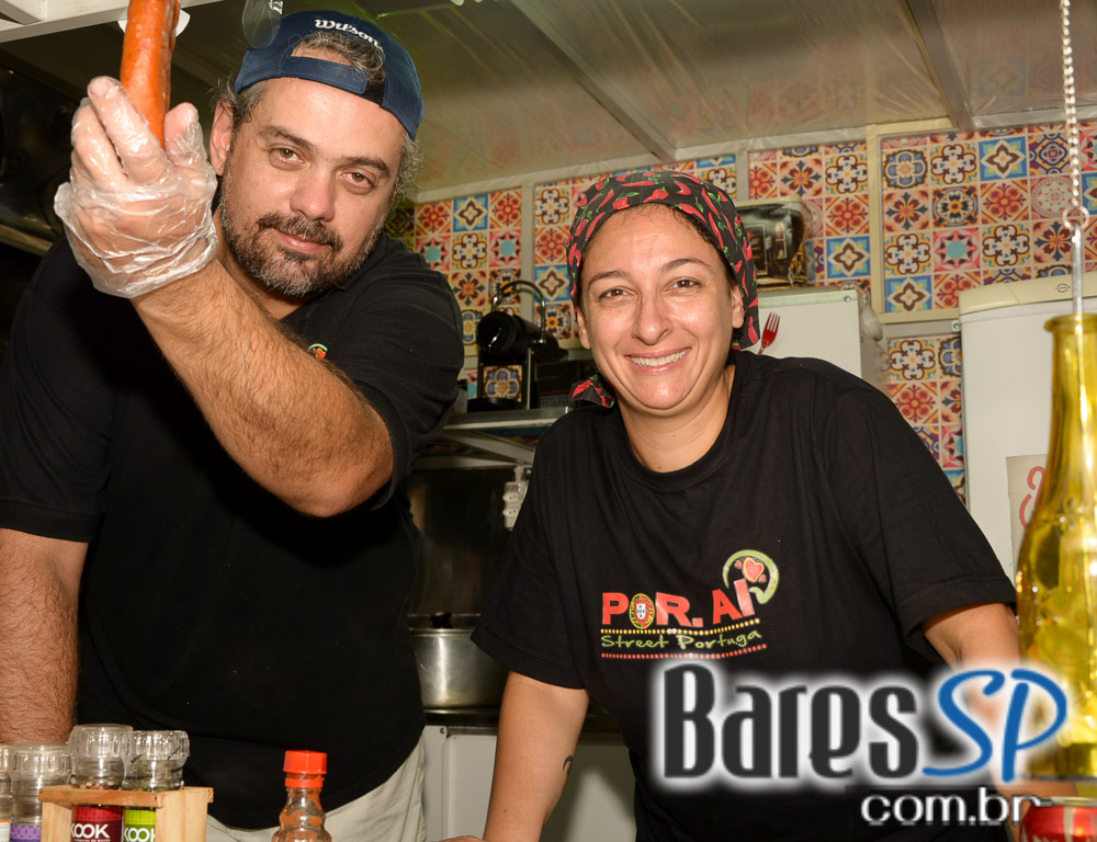 Pátio Gastronômico na zona norte com barracas e food trucks Pátio Gastronômico na zona norte com barracas e food trucks