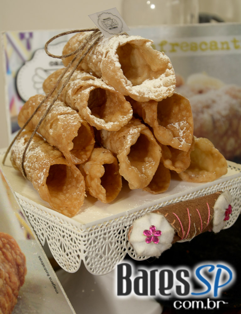 Pátio Gastronômico na zona norte com barracas e food trucks Pátio Gastronômico na zona norte com barracas e food trucks