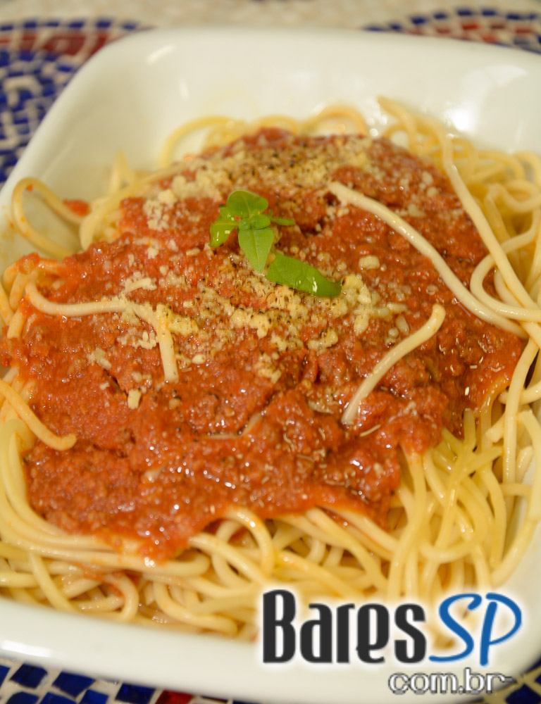 Pátio Gastronômico na zona norte com barracas e food trucks Pátio Gastronômico na zona norte com barracas e food trucks