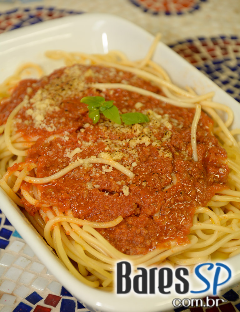 Pátio Gastronômico na zona norte com barracas e food trucks Pátio Gastronômico na zona norte com barracas e food trucks